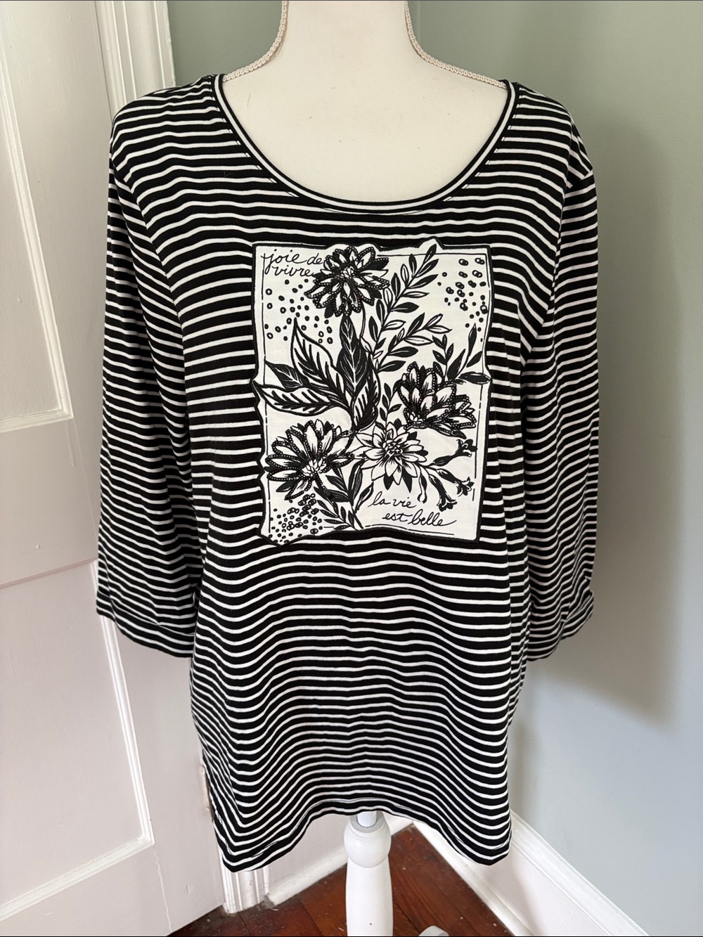 Chico’s Black & White Striped Floral Graphic Shirt 3/4 Sleeve Size 3 XL